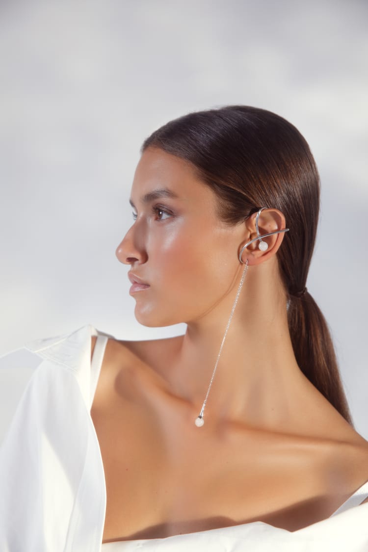 Ear cuff en argent avec chaîne et perle