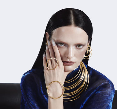 Bracciale rigido in oro con grande cerchio