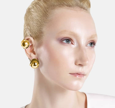 Casa Batlló ball earrings in gold