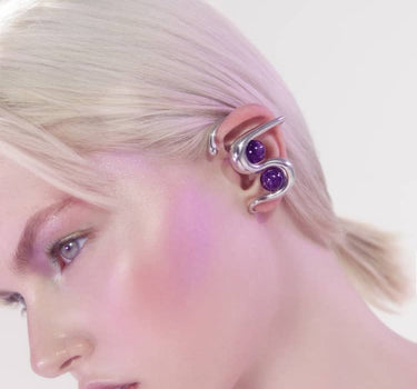 Silberner Ear Cuff mit Amethyst