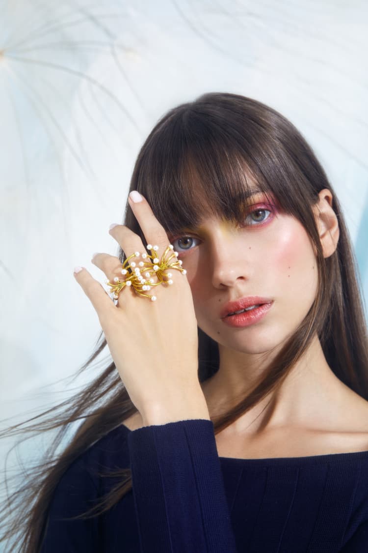 Gioiello per la mano con mini perle