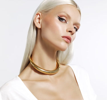 collana choker minimalista rotonda in oro