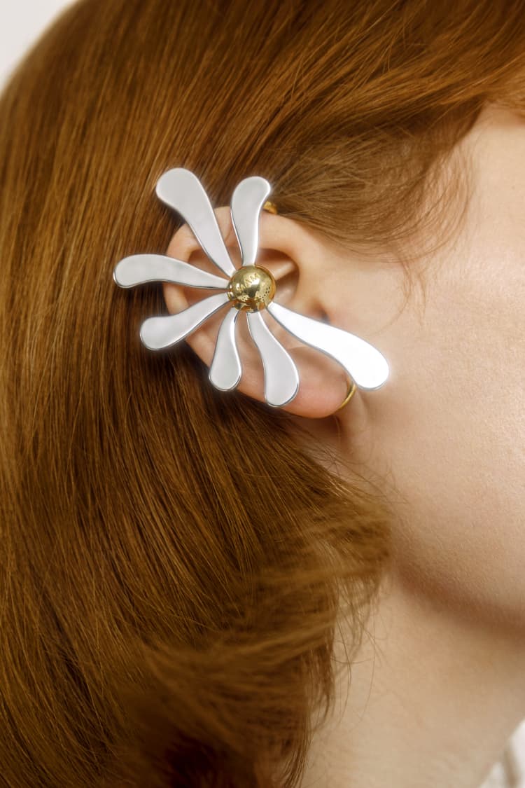 Ear cuff fleur de marguerite