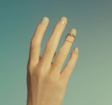Bague Clou en argent avec chaîne