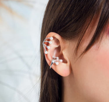 Juego de ear cuffs de plata con mini perlas