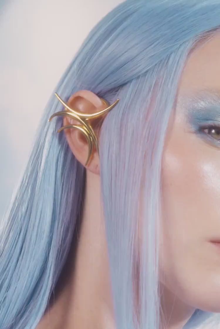 Ear cuff completo in oro con borchie