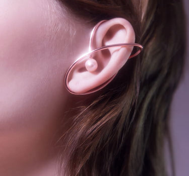 Ear cuff con perla en oro rosa