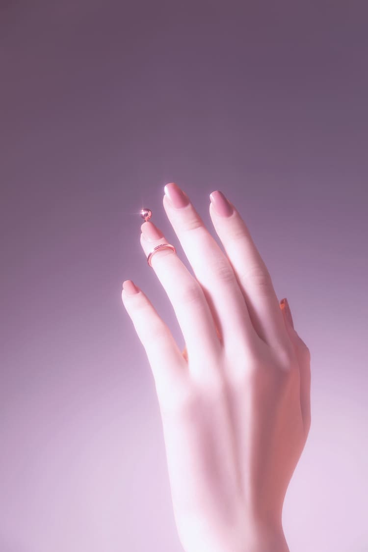 Anillo clavo de oro rosa