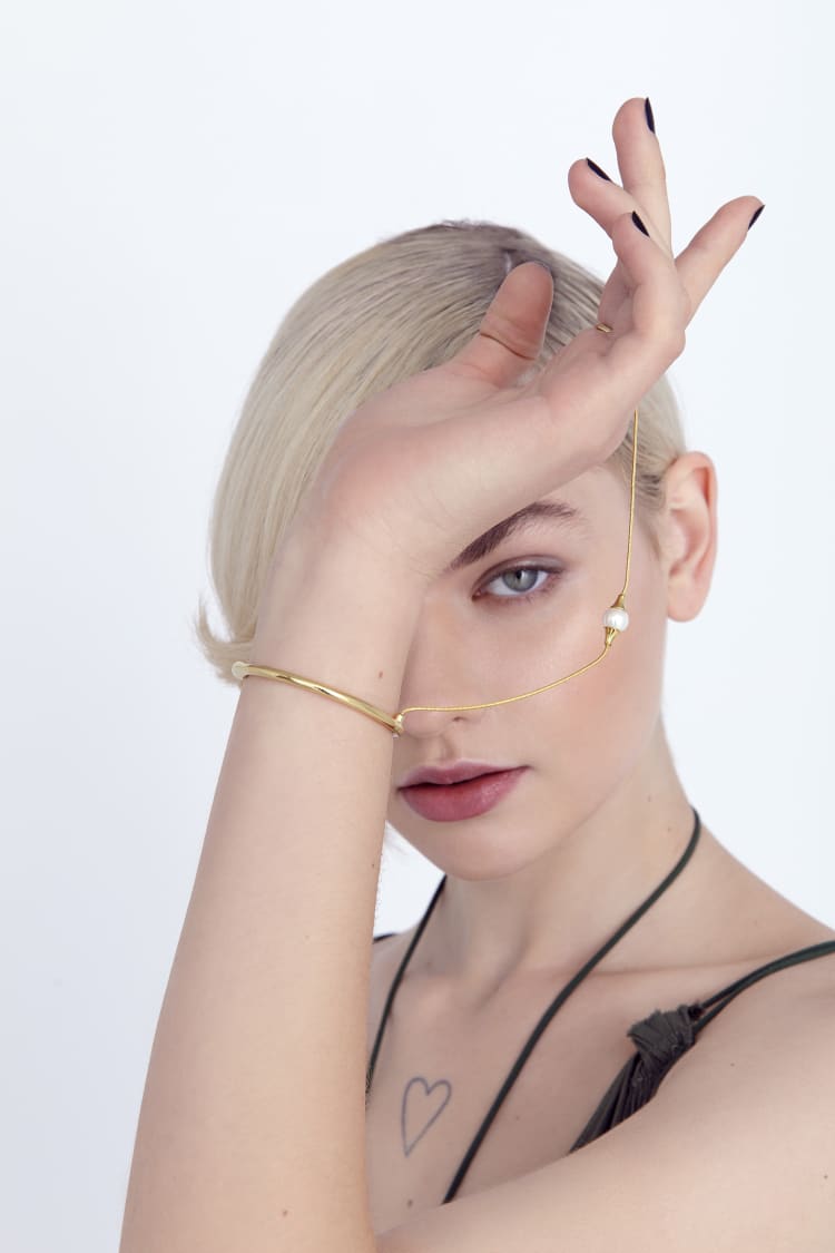 Adjustable gold bracelet hand chain