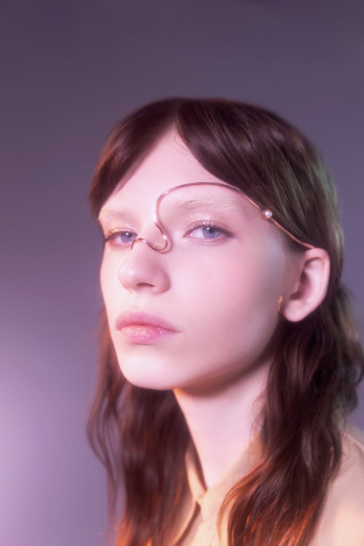 Joya facial de oro rosa